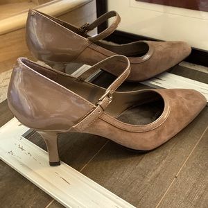 DONATED Bandolino 3 inch heels with strap, tan, size 6.5M